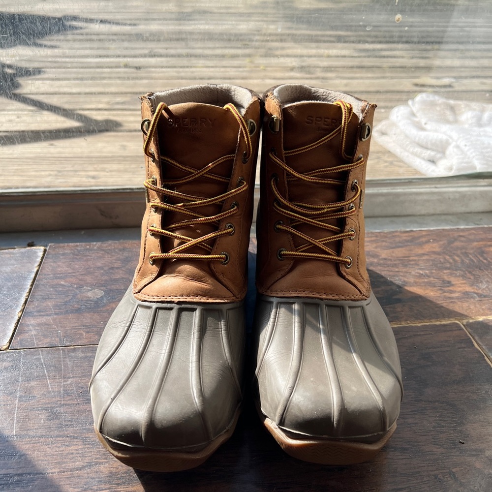Speedy Duck Boots